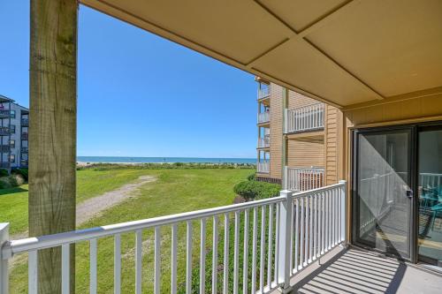 Μπαλκόνι ή βεράντα στο Topsail Dunes Oceanfront Condo Resort with Pool