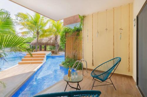 CRlSTALIDA Swim up & free bikes by Casa Paraiso photo 3