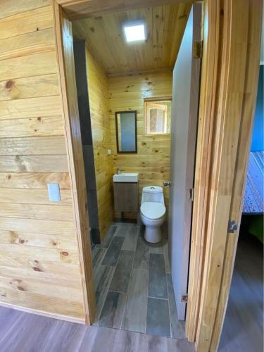 Koupelna v ubytování Cabañas del Llano