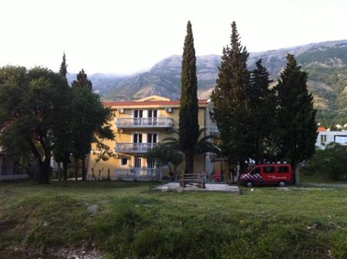 Gallery image of Apartments Beba Zalad in Sutomore