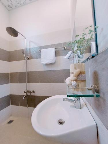 Ben Guesthouse Phu Quocにあるバスルーム