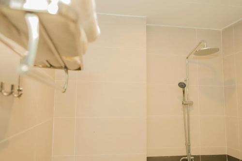 Ένα μπάνιο στο Hoàng Tử Hotel