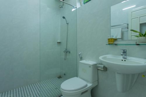 Phòng tắm tại La Uy Villa