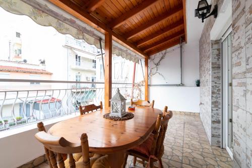 F & B Collection - 2BR Fast Wi-Fi Penthouse