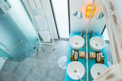 Ванная комната в Natai Beach Resort - SHA Plus