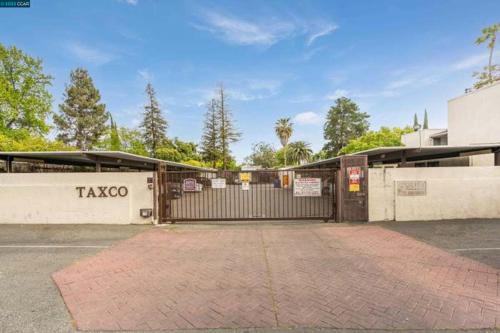 Concord Luxury Home – Photos 2