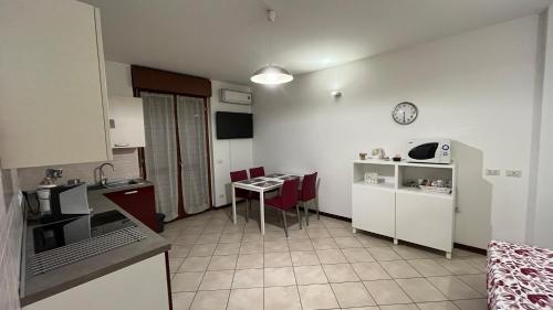 Кухня или мини-кухня в Apartment "Borgo Carasso" con terazzo
