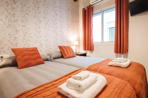 Postel nebo postele na pokoji v ubytování AD2B Apartment, 300m from Cathedral with 2br