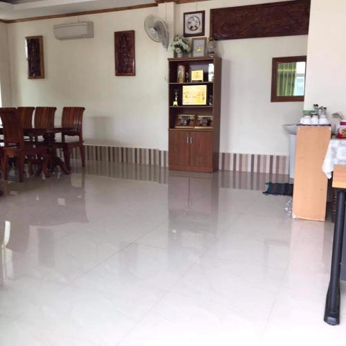 Εστιατόριο ή άλλο μέρος για φαγητό στο xaythone guest house