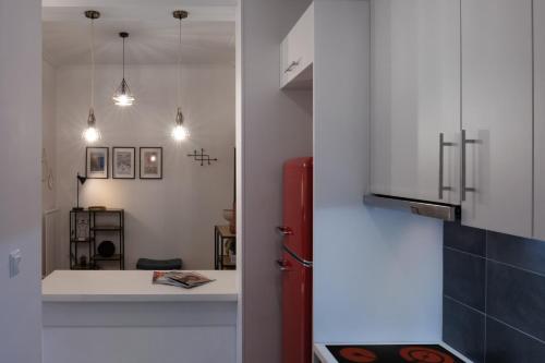 Rare 1BR APT, next to the new Goulandris Museum