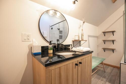 A bathroom at Sunrise Ridge Townhome Hot Tub & and Stunning Views