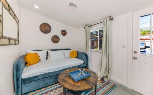 Tres Casitas on 24th – Photos 4