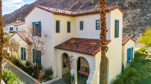 LV307 Legacy Villas Townhome w Mountain Views