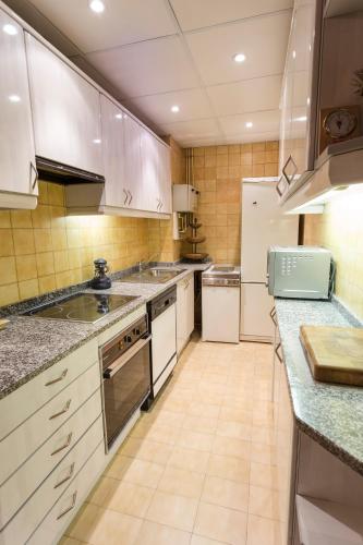  Maia Pedrous -  Room  picture :   Bath    TV    Kitchenette                           