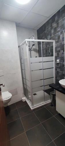 Un baño de SQUARE HOTEL