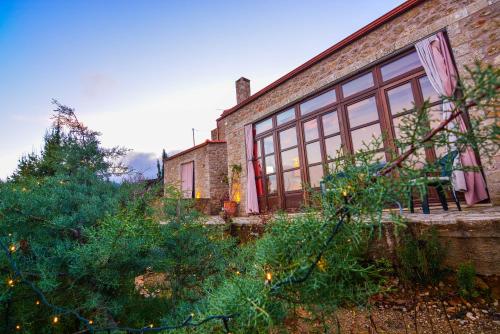Κήπος έξω από το Aipytos Guesthouse