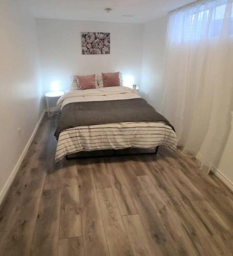Cozy 2-bedroom lower unit! – Photos 5