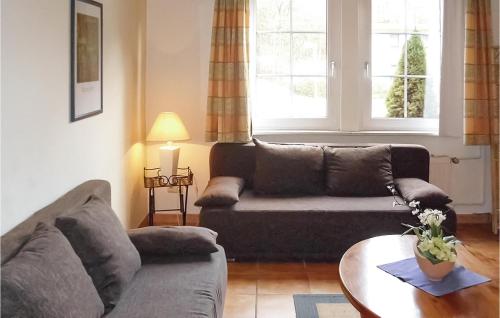 Χώρος καθιστικού στο Lovely Apartment In Faßbergheidesee