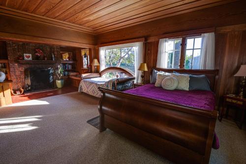 Ένα ή περισσότερα κρεβάτια σε δωμάτιο στο The Captains Quarters