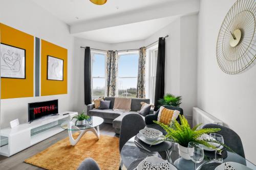 Balcony Retreat - Stunning Margate Apartment 2