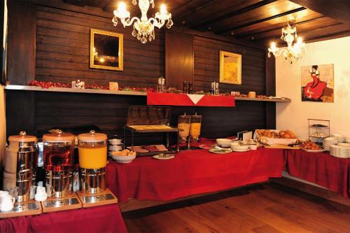 Jídlo v hotelu nebo okolí