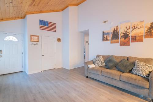 Brown Bear Lodge – Photos 2