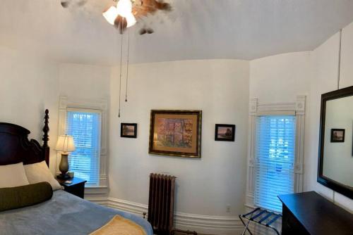 Madison Plc Apt 3 w Balcony – Photos 4