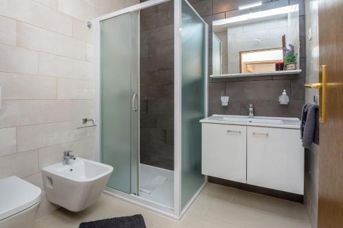 Kúpeľňa v ubytovaní Apartment Radovic Nives