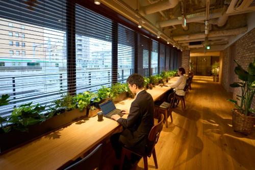 Un restaurante o sitio para comer en Hotel Resol Stay Akihabara