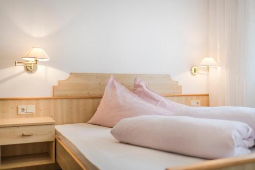 Postel nebo postele na pokoji v ubytování Residence Am Wegkreuz