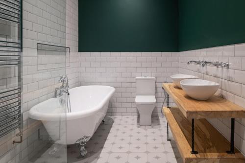 Ett badrum på Finest Retreats - Capel Salem