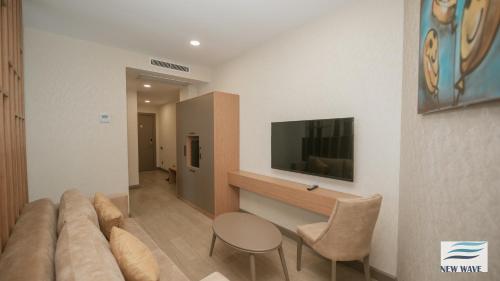 Μια τηλεόραση ή/και κέντρο ψυχαγωγίας στο New Wave Hotel