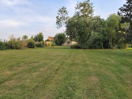Un jardín fuera de Relaxing Retreat on the edge of the Cotswolds