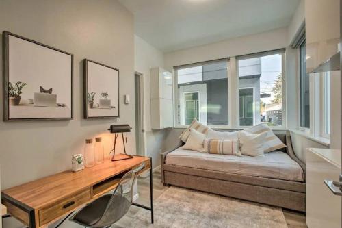 4 Bed Modern Townhouse, WFH Office, Rooftop_2