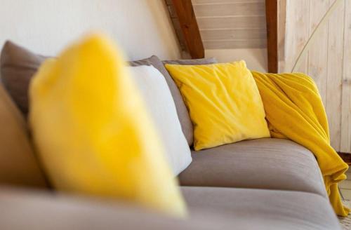 Ein Bett oder Betten in einem Zimmer der Unterkunft Bienenstich