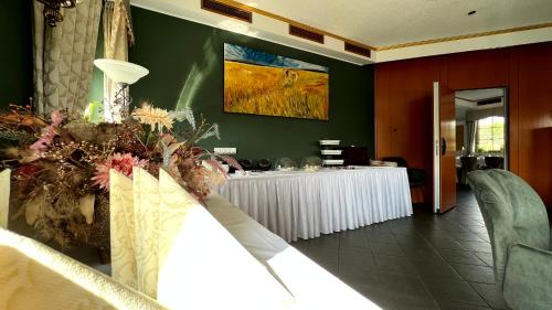 Posezení v ubytování Showhotel Seerose