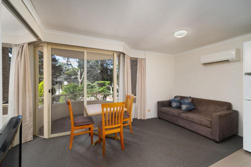 Χώρος καθιστικού στο Wahroonga Furnished Apartments