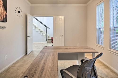 Gambar di galeri bagi Spacious Richmond Home Close to Parks and Shopping di Richmond