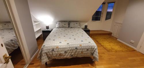 Ένα ή περισσότερα κρεβάτια σε δωμάτιο στο Spacious, modern 3 bedroom luxury flat in centre location