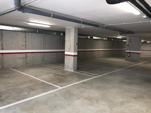 Tenis dan/atau kemudahan skuasy di Apartamentos Roses Platja atau berdekatan