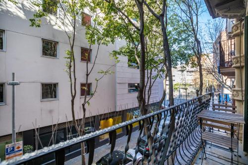 Blasco de Garay: acogedor apartamento en el corazón de Poble-sec
