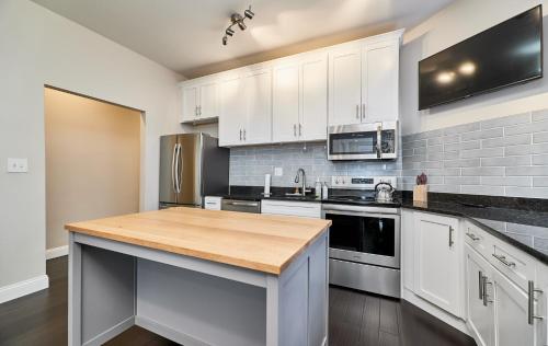 Kuchyň nebo kuchyňský kout v ubytování St Louis 2BD 2BA, Forest park, BJ Hospital, Science Center, eats