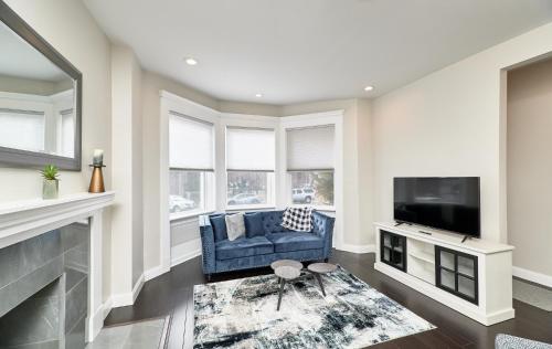TV a/nebo společenská místnost v ubytování St Louis 2BD 2BA, Forest park, BJ Hospital, Science Center, eats
