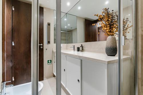 Studio in Cascais -Sea View -Pool