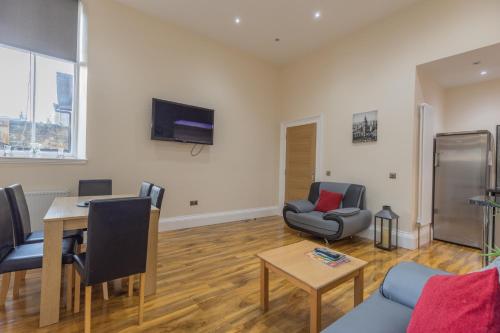 New 3-Bedroom Apartment Close to City Centre photo 10