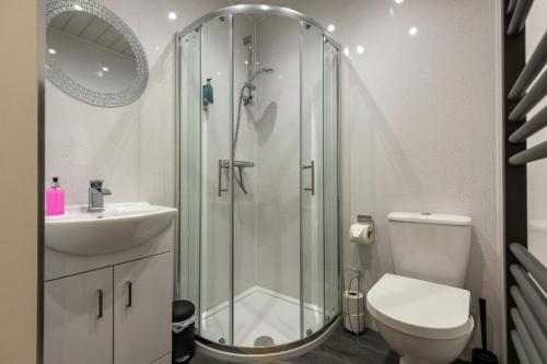 New 3-Bedroom Apartment Close to City Centre photo 22
