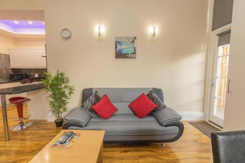 New 3-Bedroom Apartment Close to City Centre photo 14