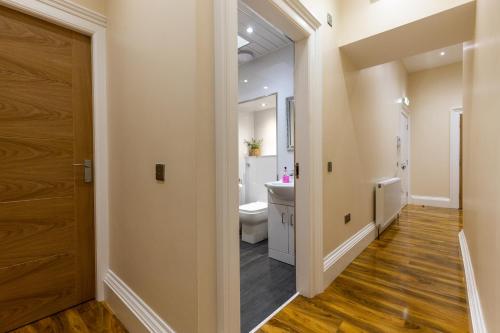 New 3-Bedroom Apartment Close to City Centre photo 9