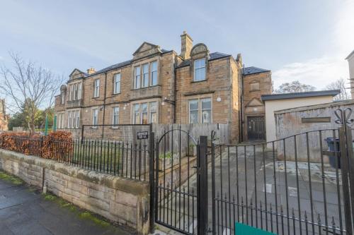 New 3-Bedroom Apartment Close to City Centre photo 45