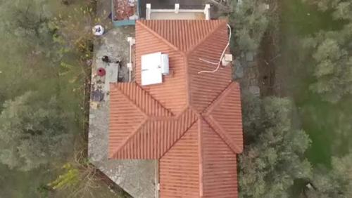 an overhead view of a house with an orange roof at Βίλλα Φανούλα Villa Fanoula in Chorto